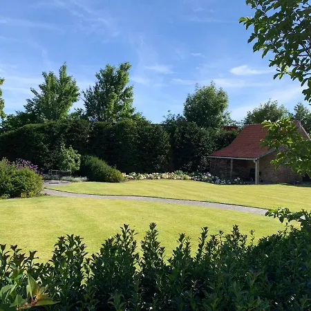 Vakantievilla Leonie 度假居 Lo-Reninge